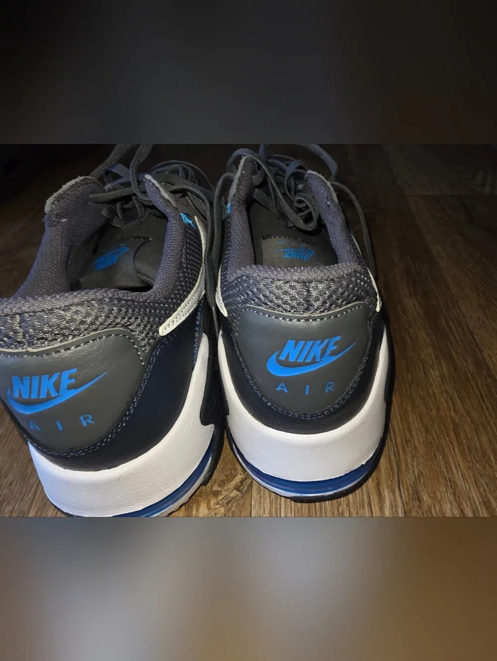 Used Mens Nike Air Max Size 9 No Box Worn Once
